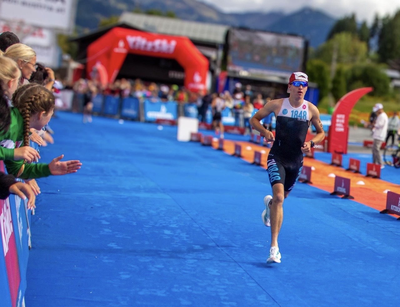 Benedikt Müller von Nawaro Aquatics glänzt beim Kitzbühel Triathlon